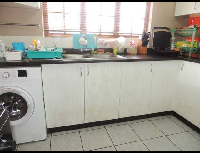 4 BEDROOM HOUSE FOR SALE IN ESCOMBE